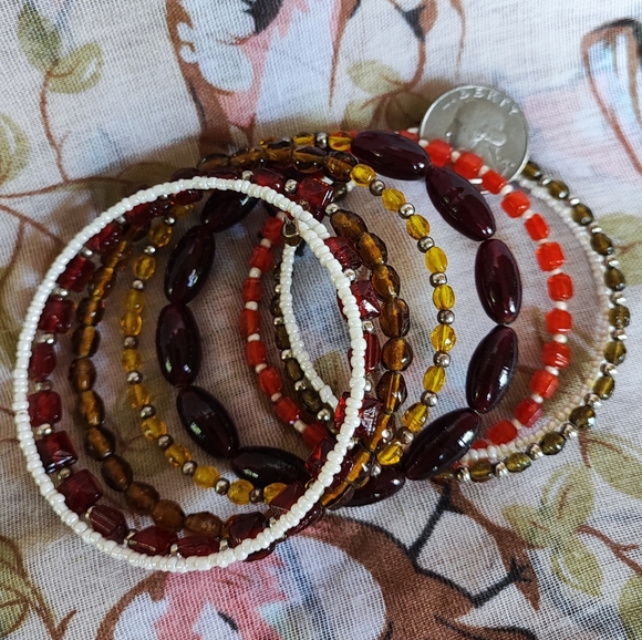 Oversized White Seed Bead Topaz Garnet Color Orange Beaded Memory Wire Bracelet - Picture 6 of 10